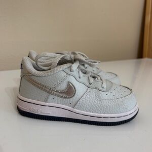Nike Air Force 1 toddler Pure Platinum Barely Grape